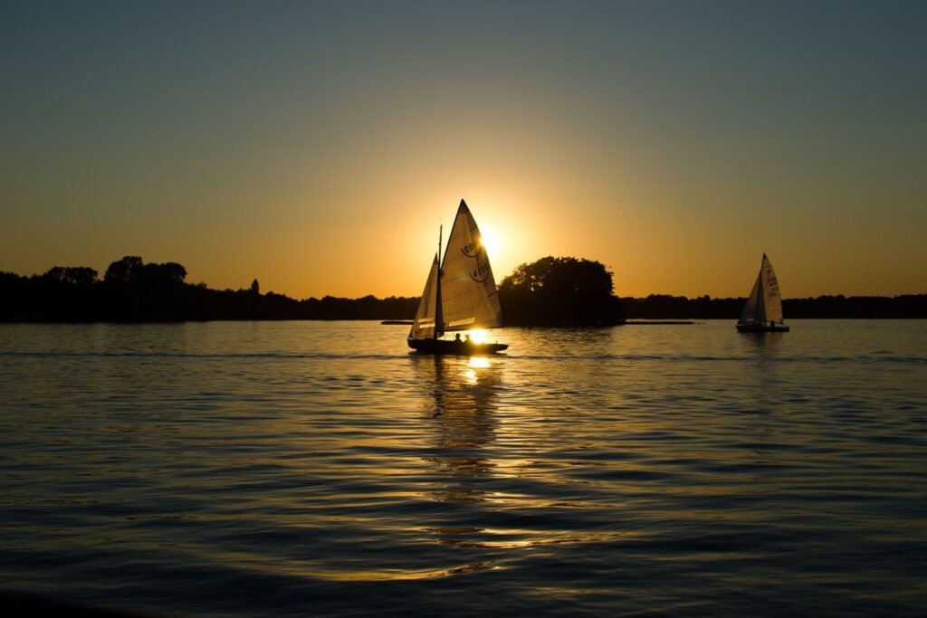 Watersport rond Alkmaar, het kanaal, het meer en de zee