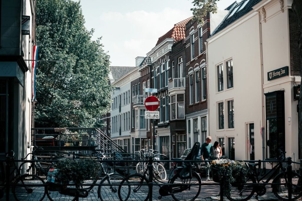 Winkelen buiten het centrum, De Mare en de wijkcentra